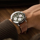 Breitling Classic AVI Chronograph 42 Curtiss Warhawk - Bild 3