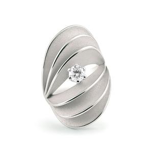 Velaa Royale Ring