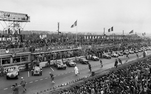 03.Two_Column_1951_gettyimages-1361855998_v3_1440x900 03.Two_Column_1951_gettyimages-1361855998_v3_1440x900