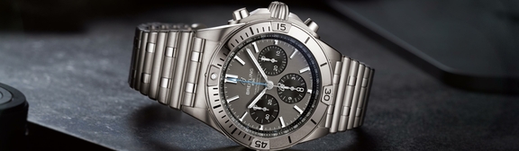 Slider_ChronomatB01_42_Titanium_3840x1120px