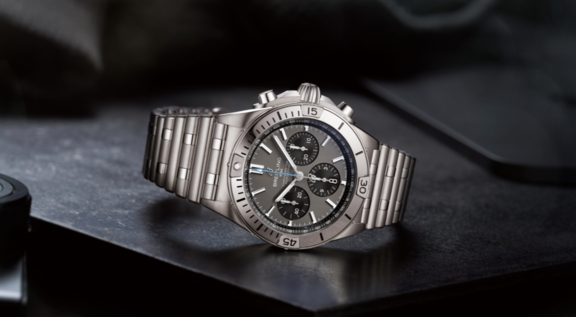 Slider_ChronomatB01_42_Titanium_mobil_1280x704px