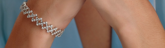JuwelierJasper_SerafinoConsoli_Armschmuck_3840x1120px