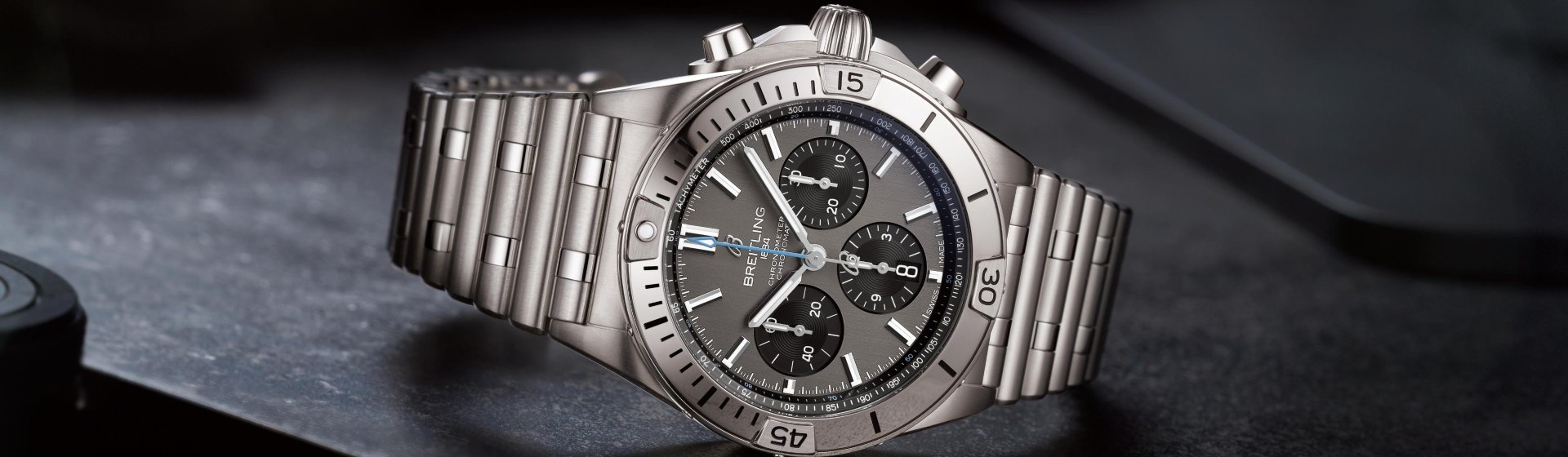 JuwelierJasper-Breitling-Slider-ChronomatB01-42-Titanium-3840x1120px