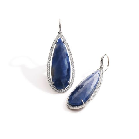 JuwelierJasper-ÜberUns-Goldschmiede-Ohrringe-blau-1280x1280px